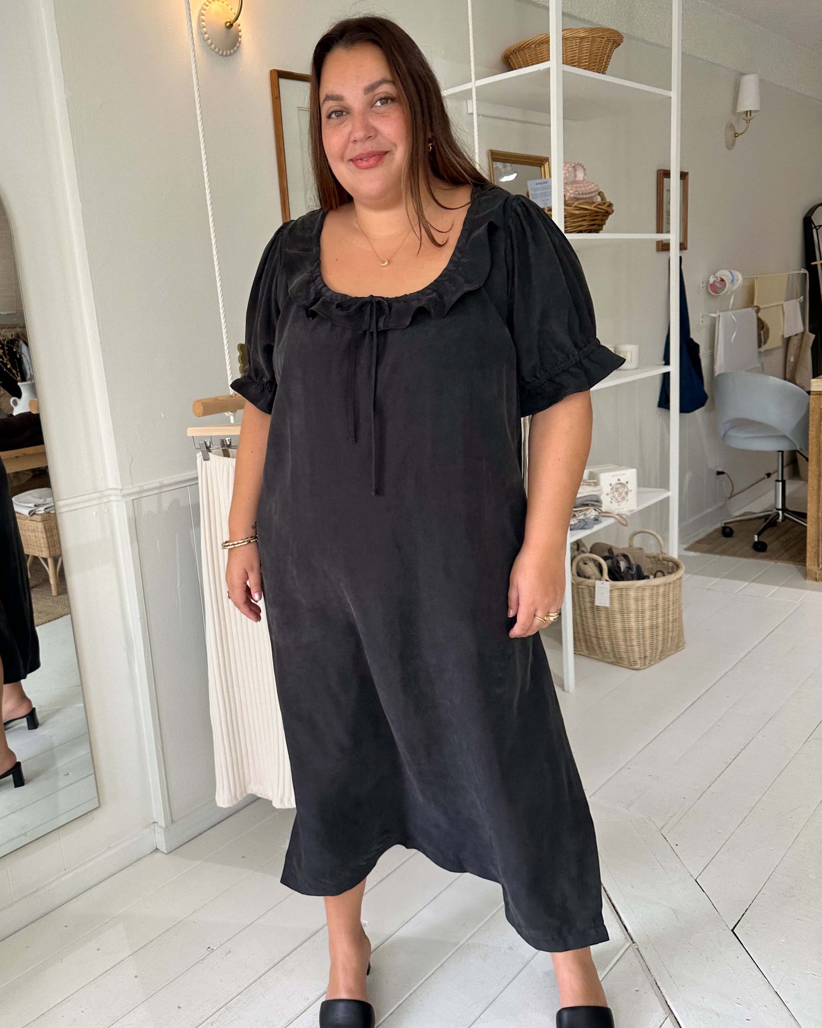 Doll Allongée | Smoky Black