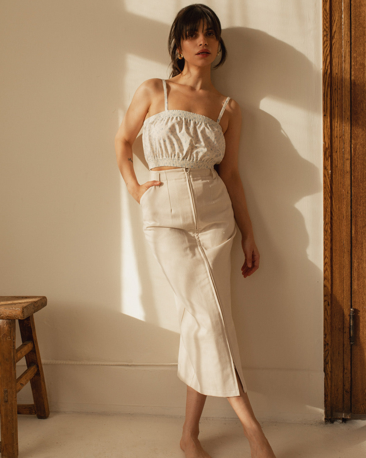 creamy white pencil skirt with zipper front with pockets