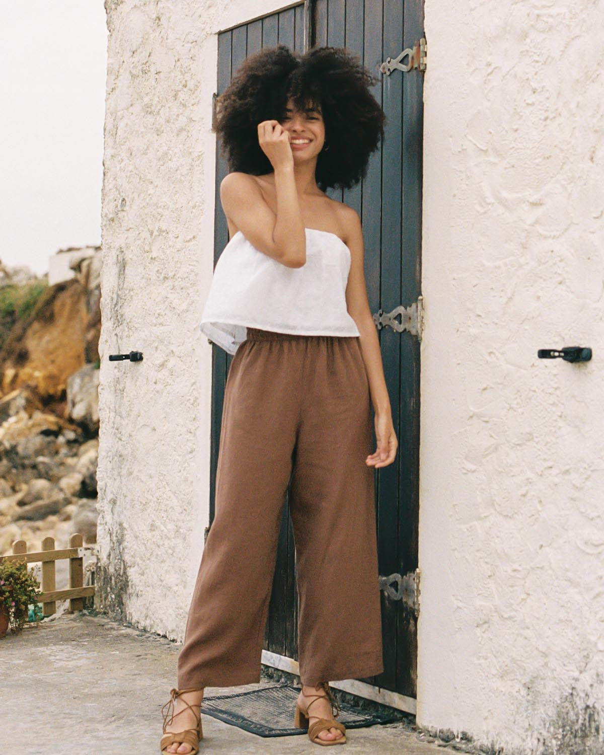 high-waisted, wide leg pants in chocolate linen