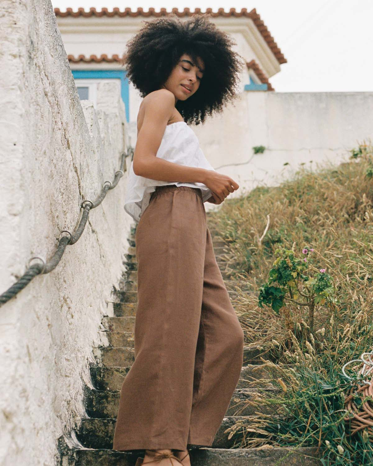 high-waisted, wide leg pants in chocolate linen