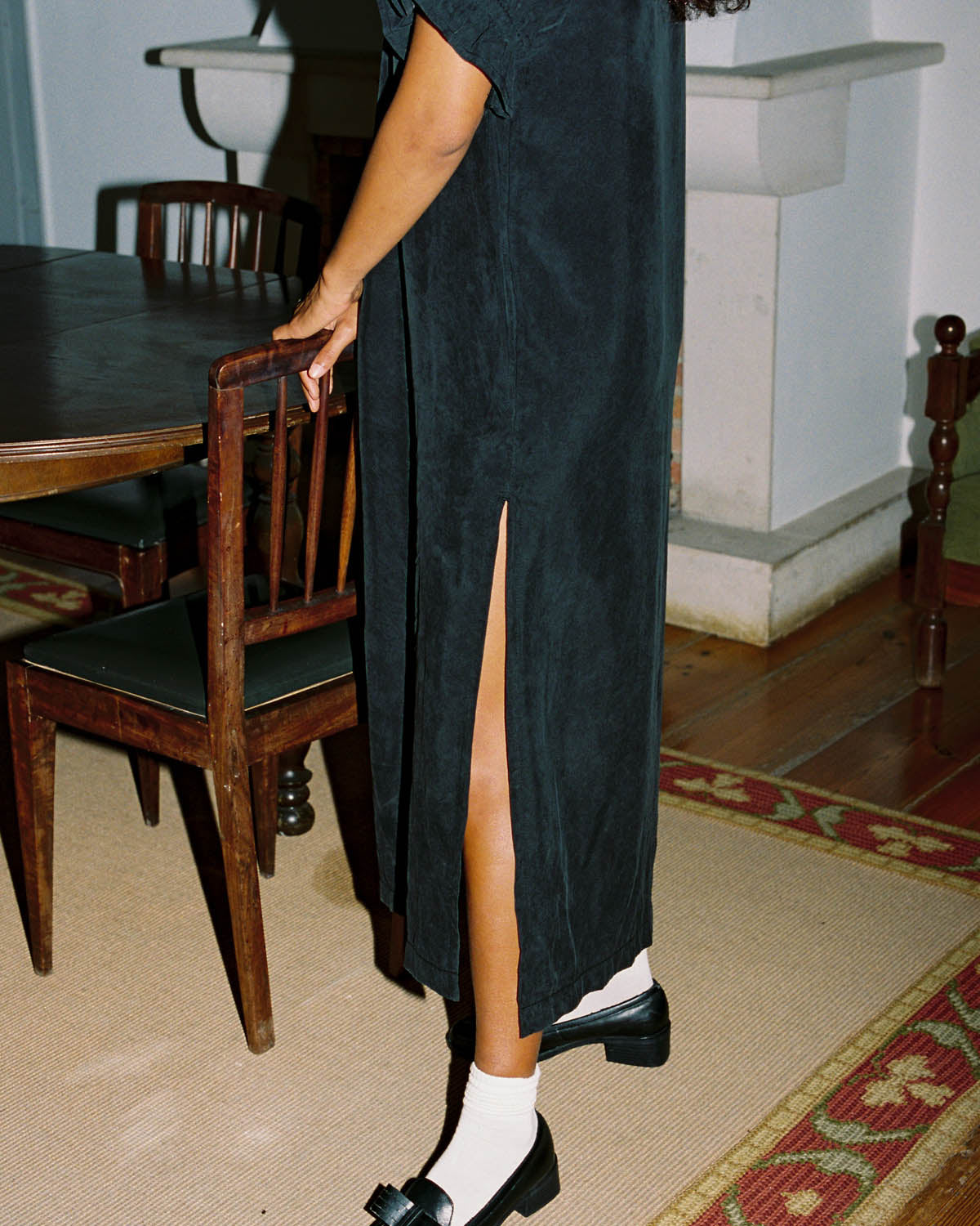 Doll Allongée | Smoky Black