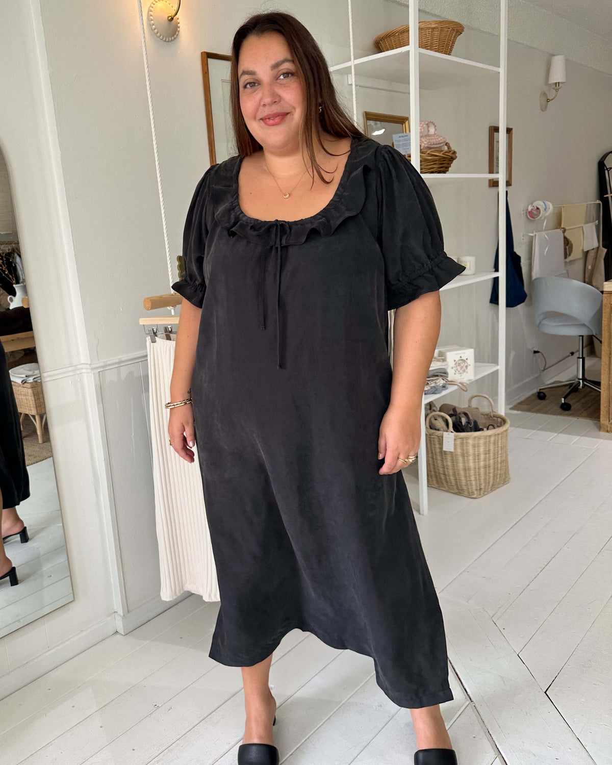 Doll Allongée | Smoky Black