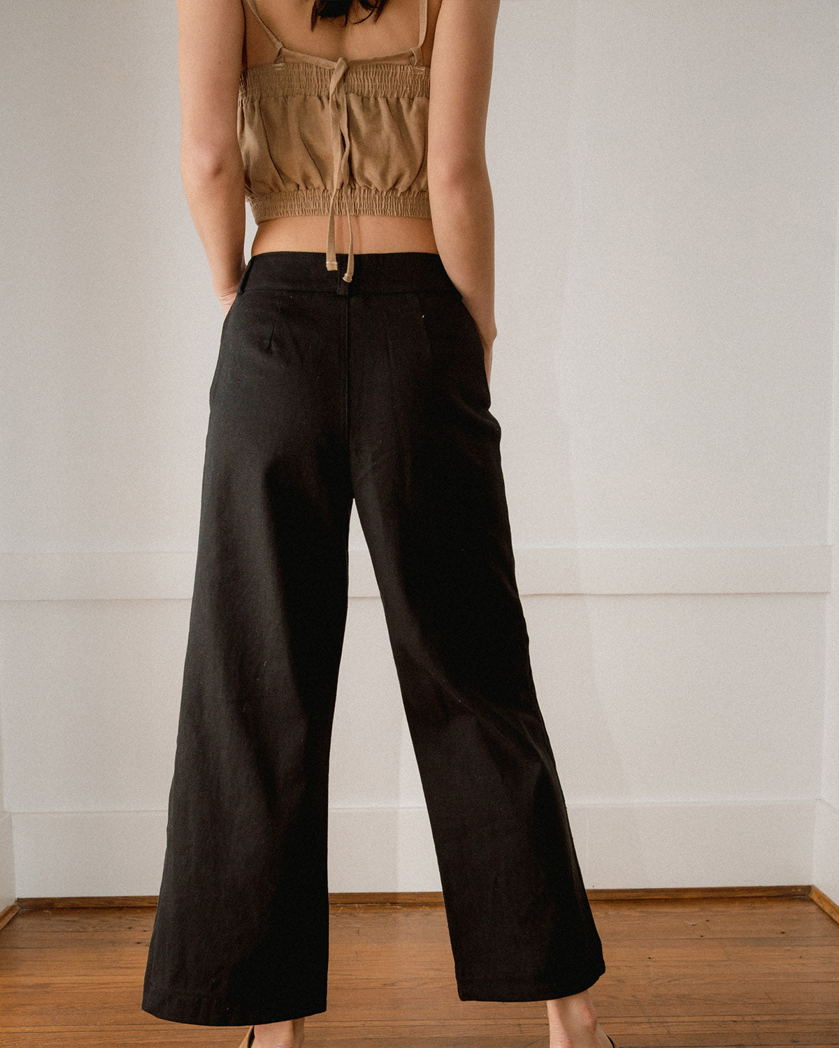 Womens High Waist Crop Pants for Curvy HIPS and Thighs | Crop Slacks |  Dress Work Pants w/Pockets and Stretch | Black Khaki