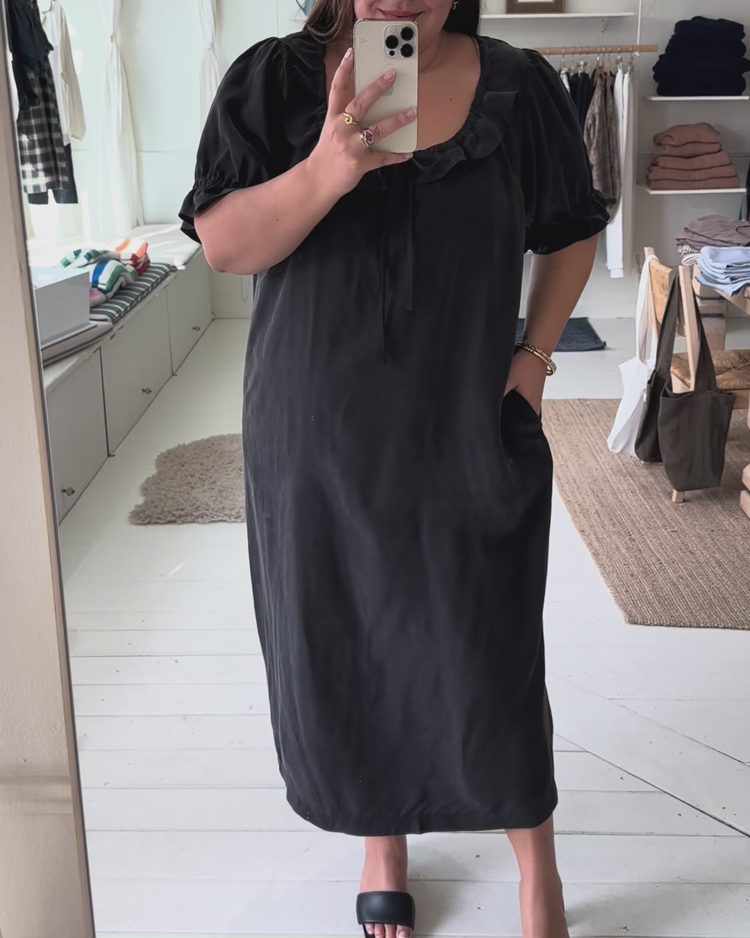 Doll Allongée | Smoky Black