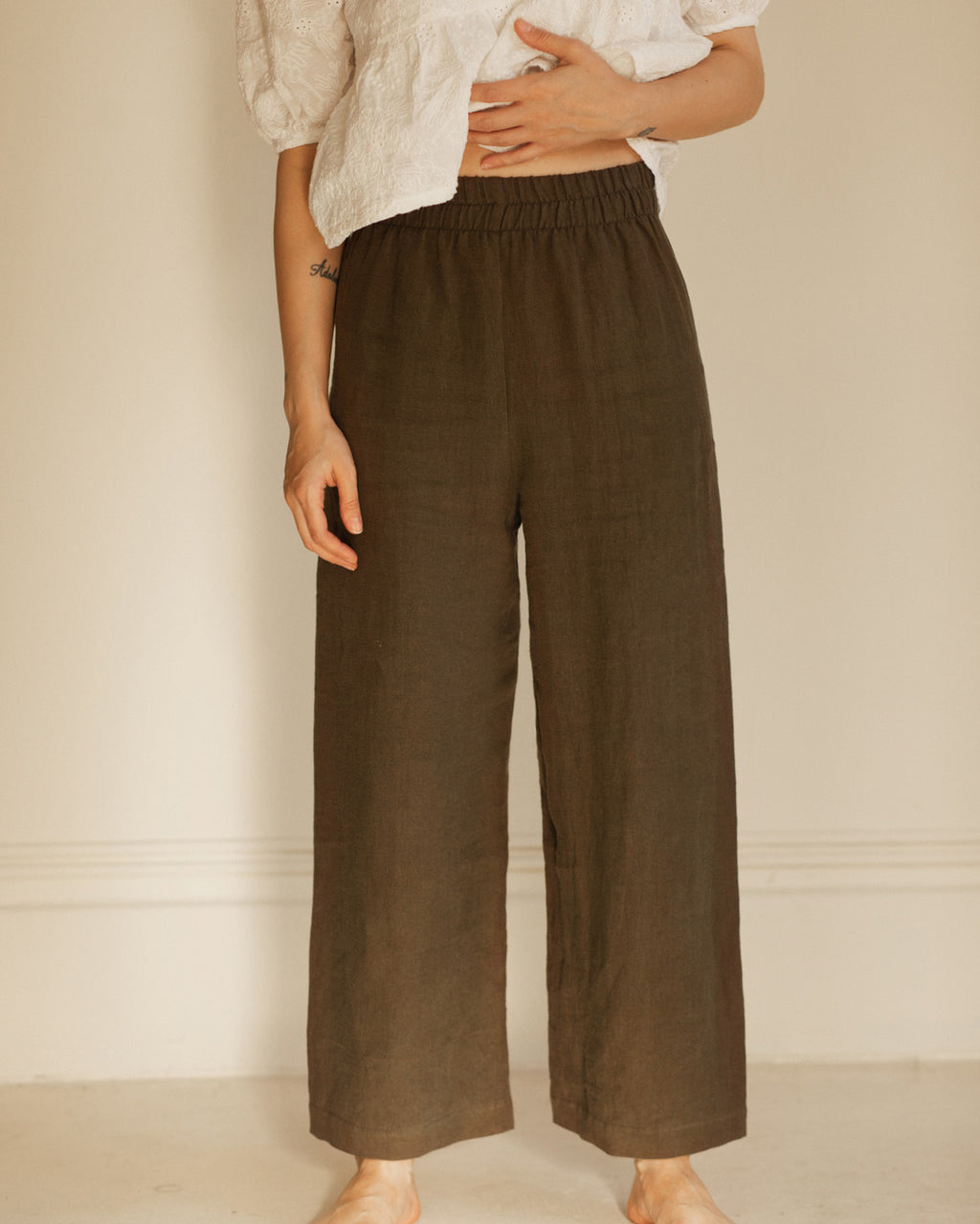 olive coloured elastic waist, cropped leg pants