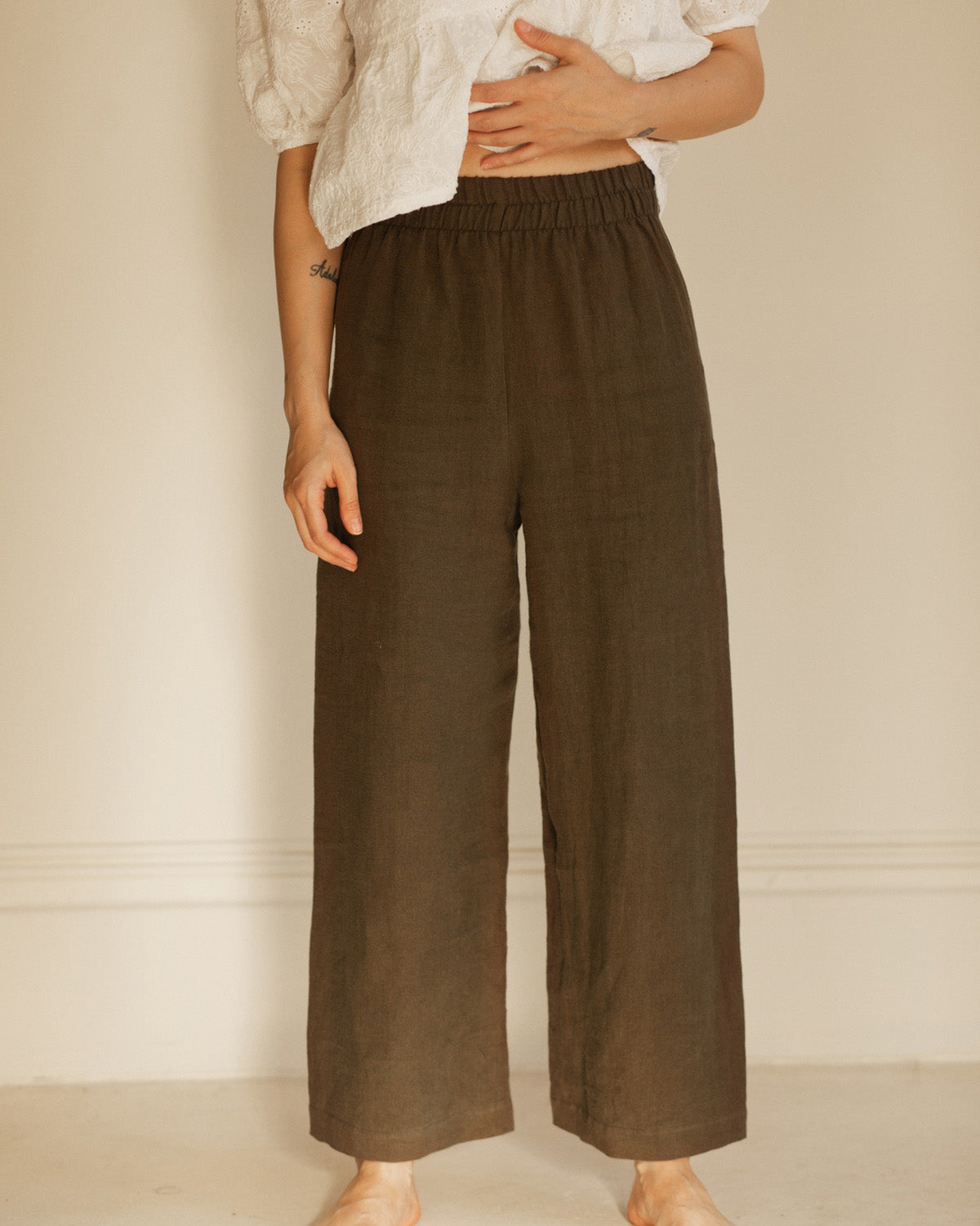 olive coloured elastic waist, cropped leg pants