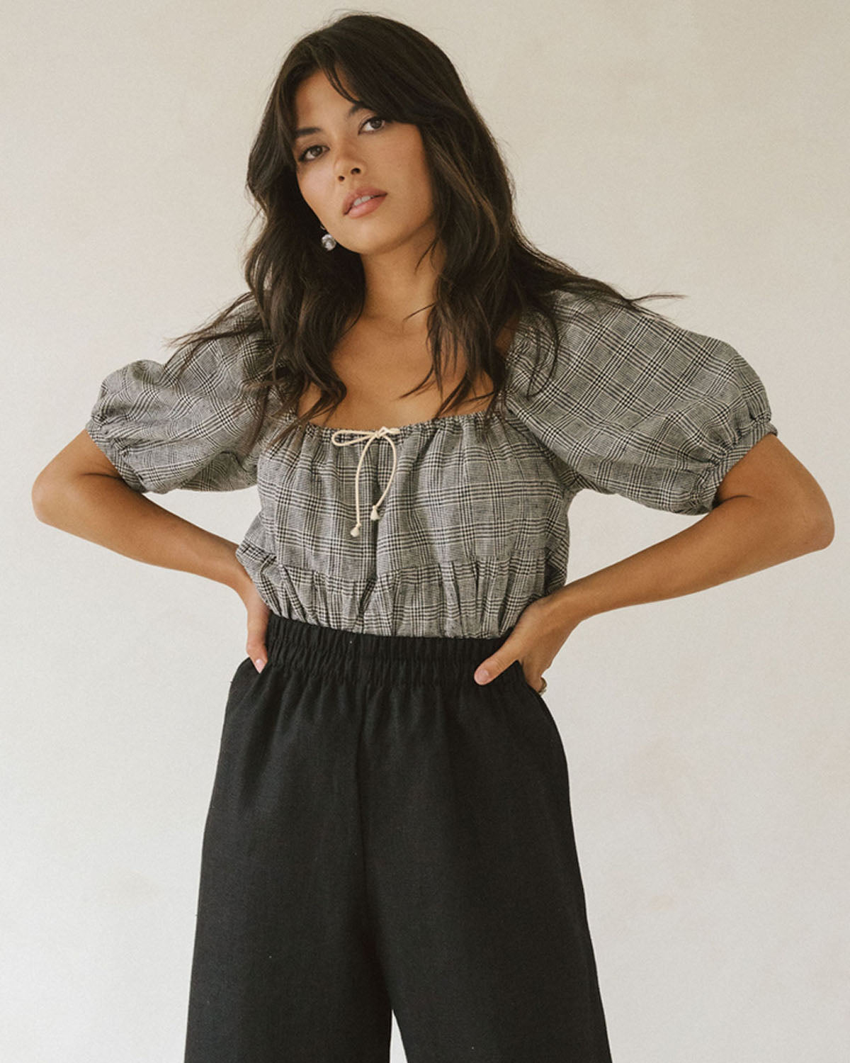 puff sleeve blouse in houndstooth pattern
