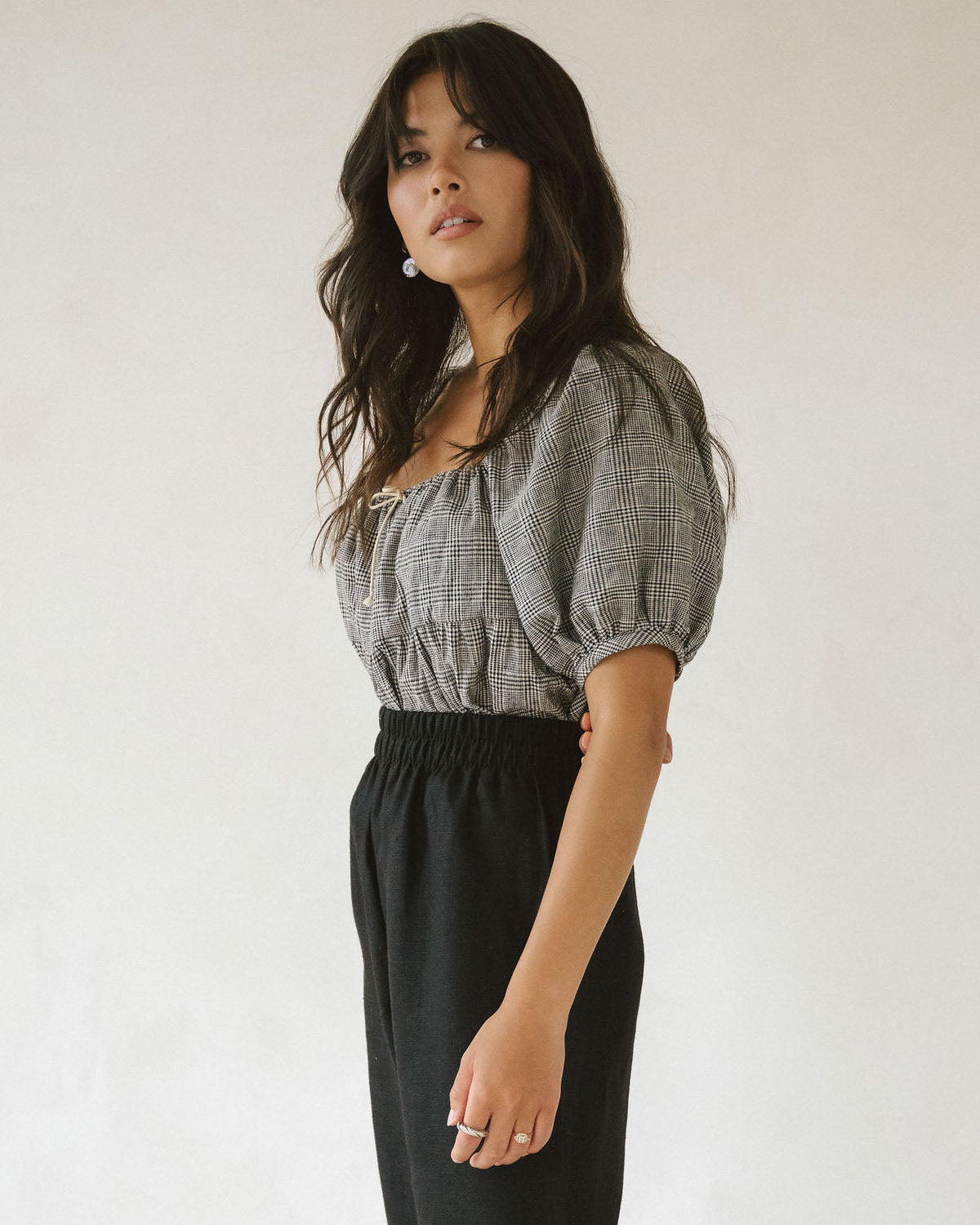 puff sleeve blouse in houndstooth pattern